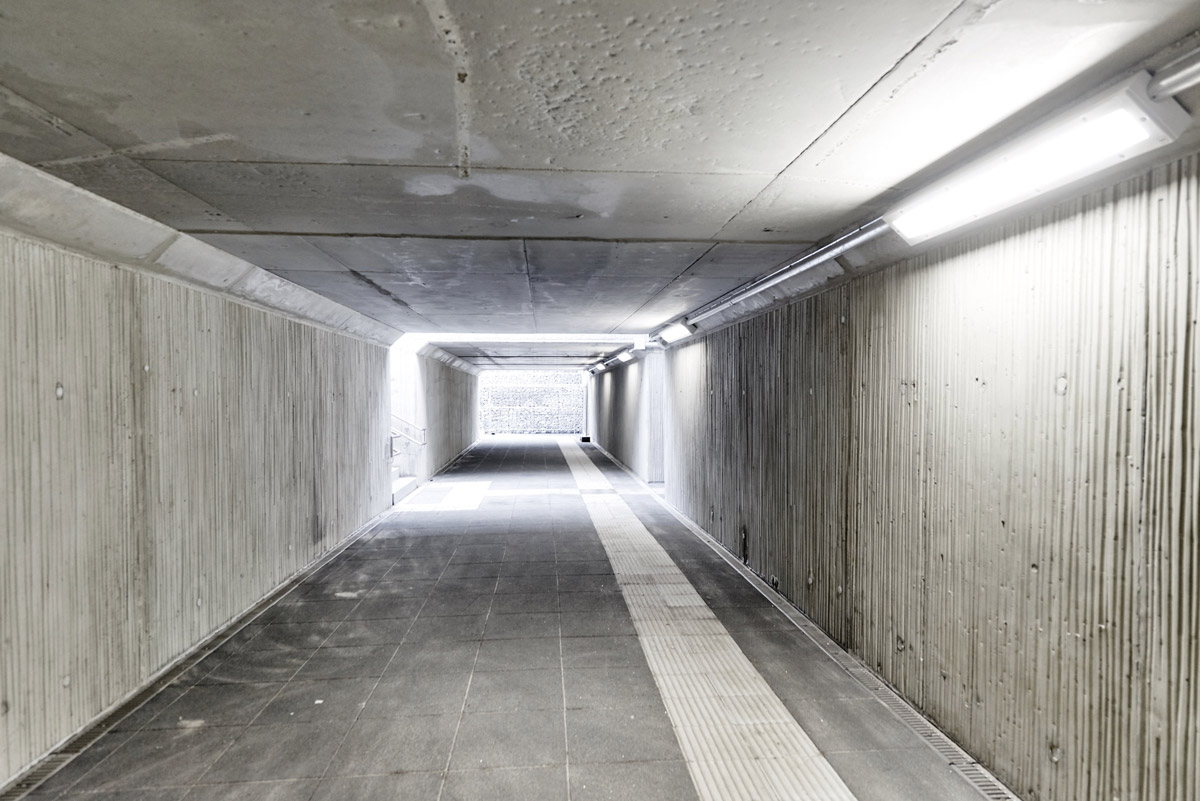 Tunnel sous les voies.