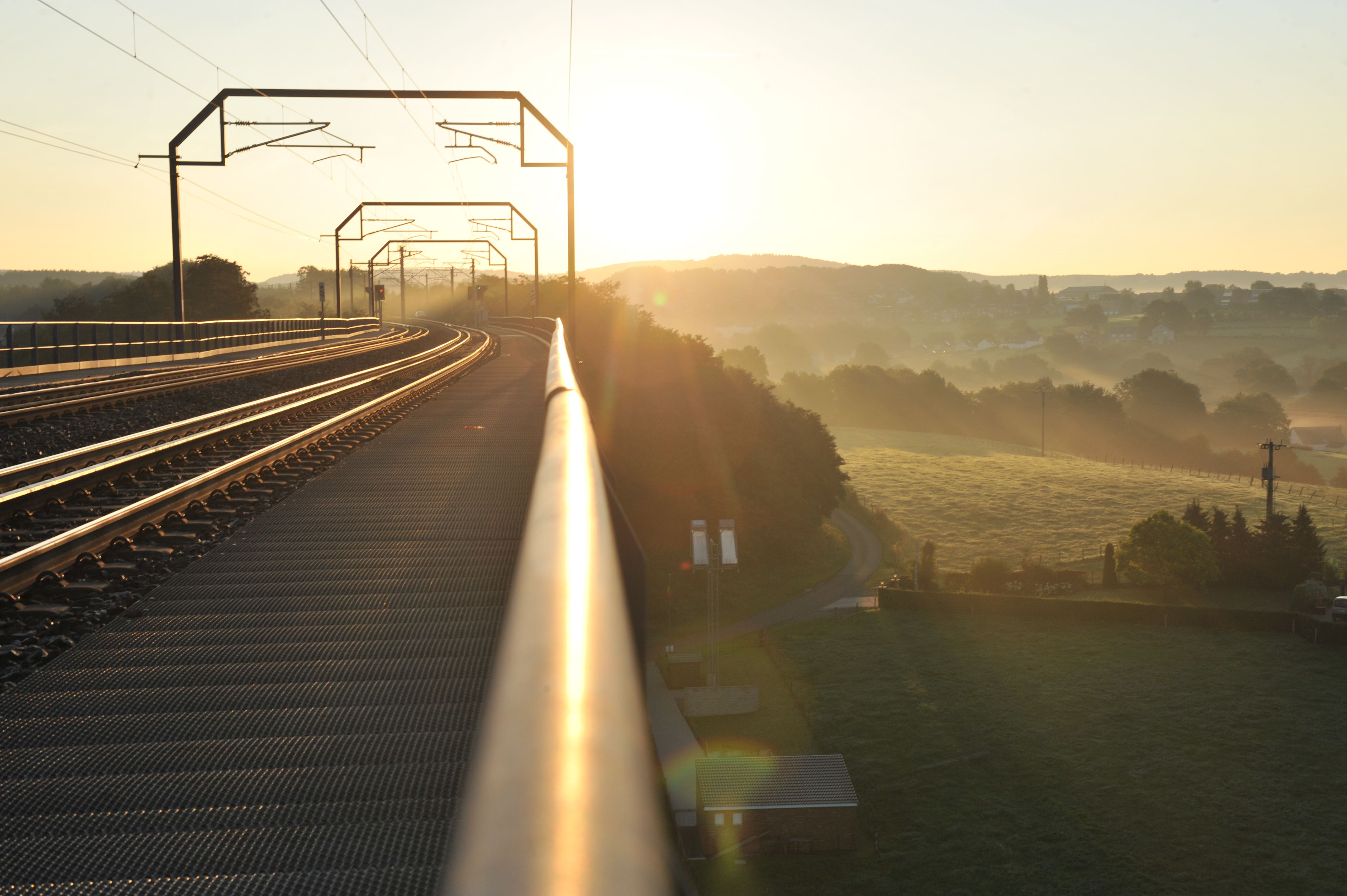 Het spoorwegnet in de zon.